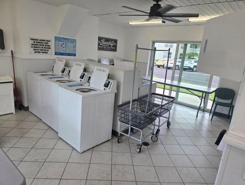Laundry Facilities - 1250 S Pinellas Ave