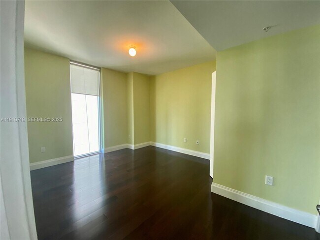 Building Photo - 185 SW 7th St