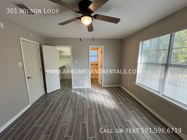 Building Photo - 301 Wilson Loop