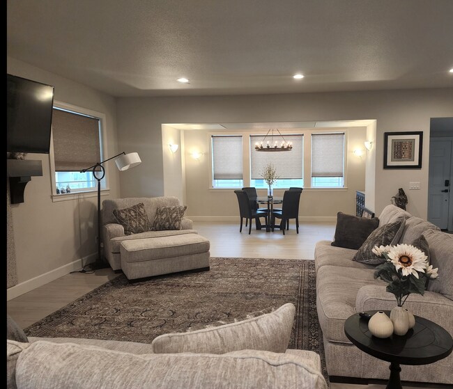 Building Photo - 6672 Bandito Dr
