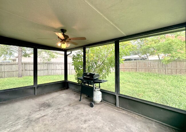 Building Photo - 6475 Cedarbrook Dr