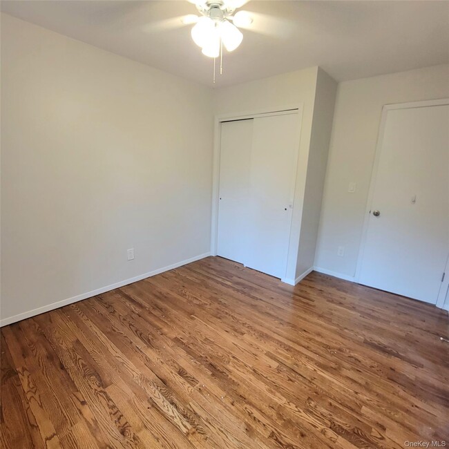 Building Photo - 571 Nassau Blvd