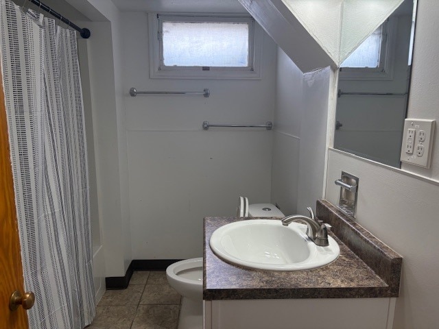 Building Photo - 720 E 15th St