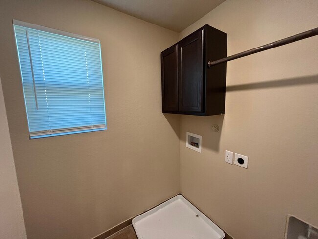 Building Photo - 13903 Annas Way #105, San Antonio, TX. 78233