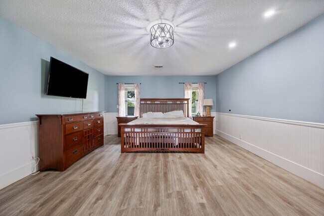 Building Photo - 16820 Deer Path Ln