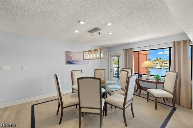 Building Photo - 3170 Matecumbe Key Rd