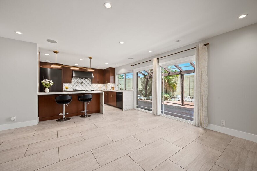 Building Photo - 9462 Pier Dr