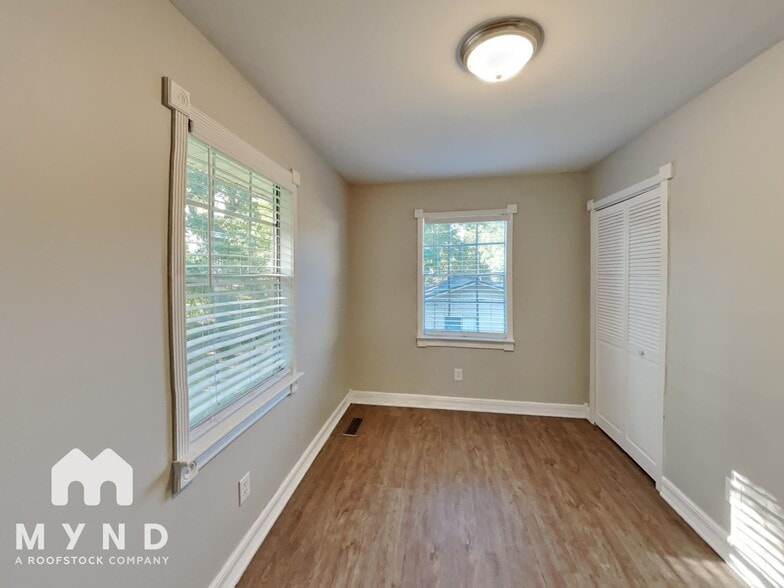 Building Photo - 933 Arcadia Cir