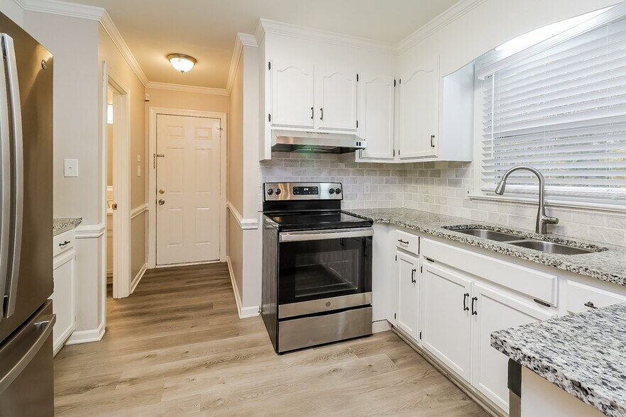 Building Photo - 2410 Wildburne Ct