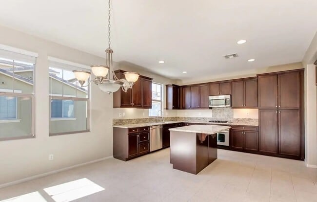 Building Photo - 1819 Lavender Ln
