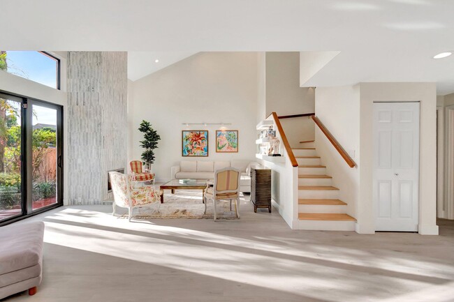 Building Photo - 6427 Via Rosa