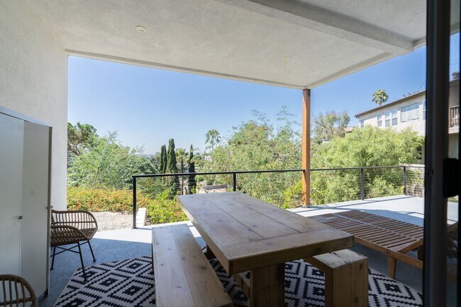 Building Photo - Stunning Views from Silver Lake Hillside Home for Rent with Spectacular Views