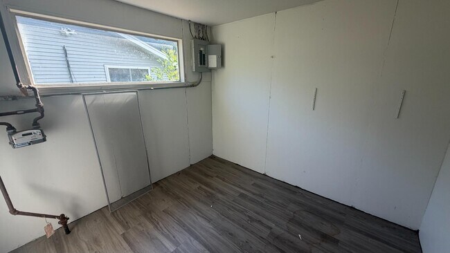 Building Photo - 9828 Omega Dr