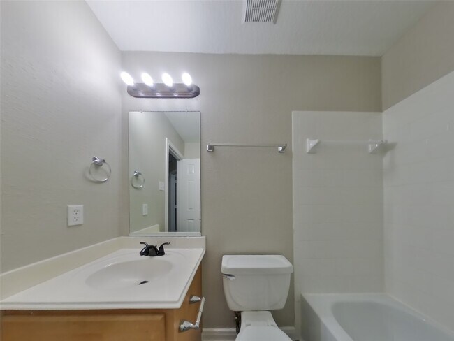 Building Photo - 5003 Hauna Ln