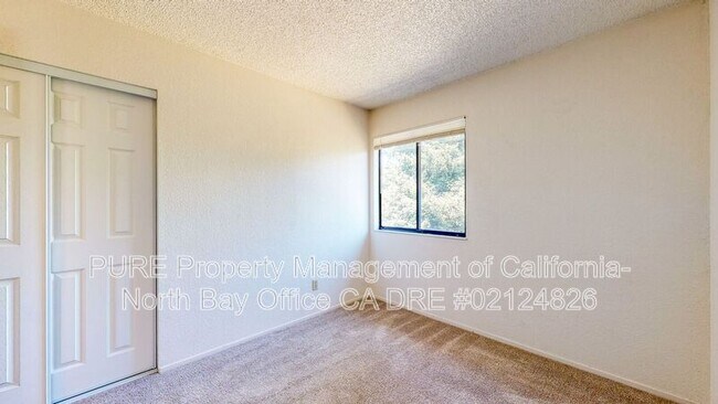 Building Photo - 7474 Mercedes Way