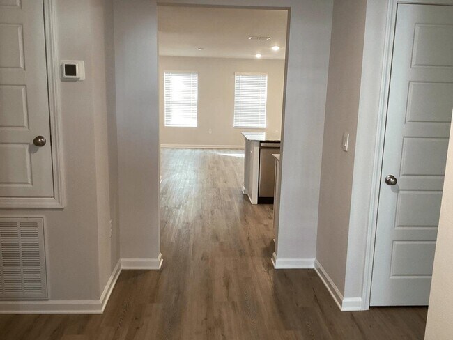 Building Photo - 4057 Brownstone Wy