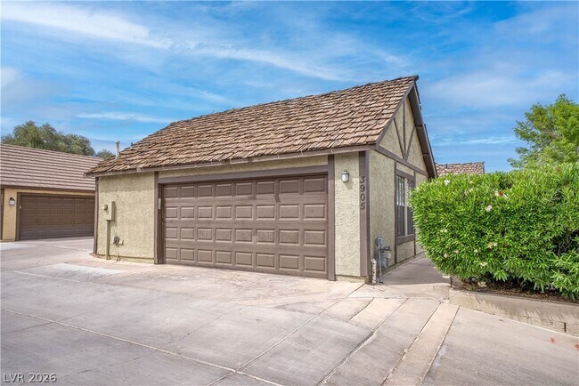 Building Photo - 3905 Landsdown Pl