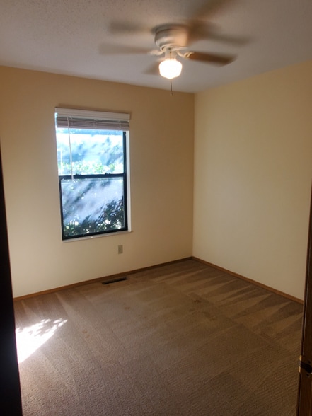 Building Photo - 5671 S Franklin Ave