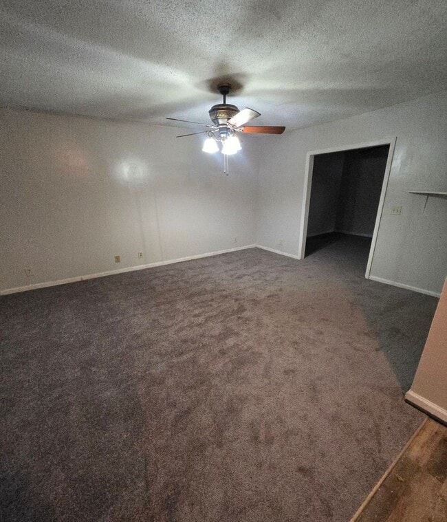 Building Photo - 801 Walnut St