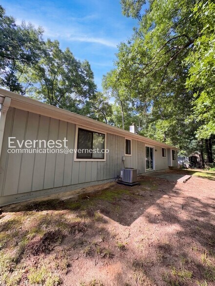 Building Photo - 413 Bob Wood Dr