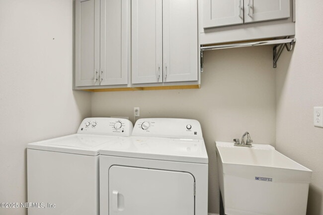 Building Photo - 2719 Chapman Oak Dr