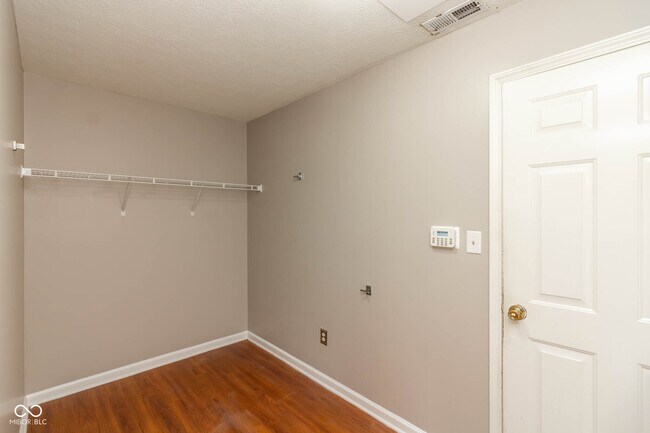Building Photo - 7646 Sand Run Ct