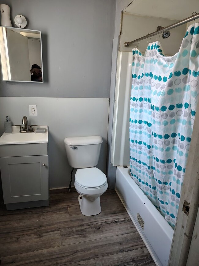 Building Photo - 1100 S 13th St