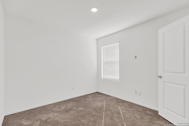 Building Photo - 5499 Daphne Path