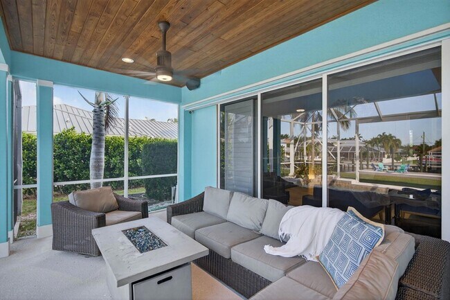 Building Photo - 8551 SE Driftwood St