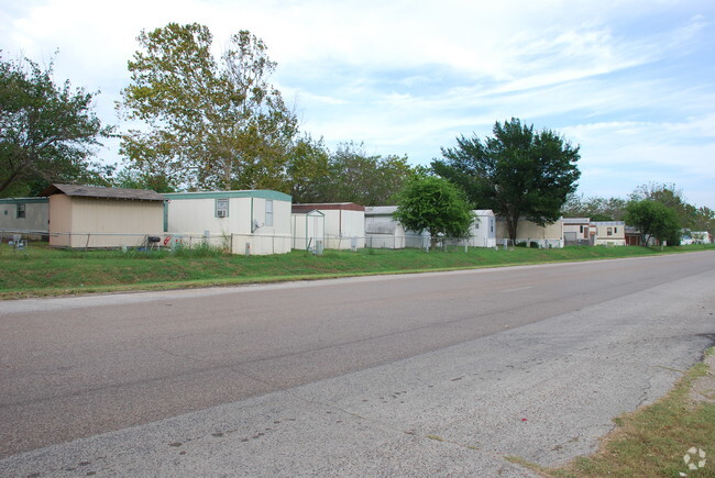 Building Photo - Rock Creek Mobile Home Community