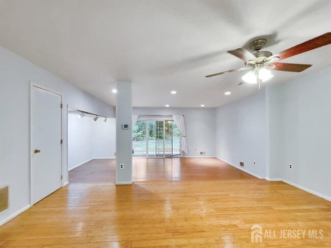 Building Photo - 47 Morgan Pl