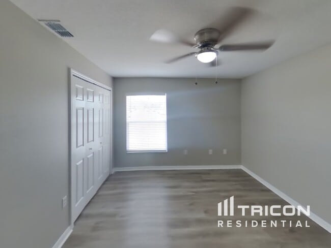 Building Photo - 13001 Fish Cove Dr