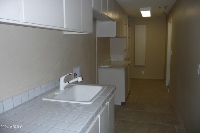 Building Photo - 6141 N 34th Pl