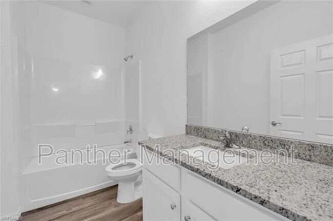 Building Photo - 422 NE 20th Terrace