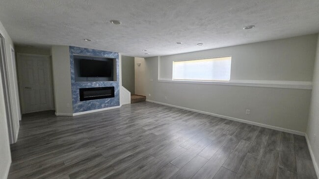 Building Photo - 7308 W 51st St