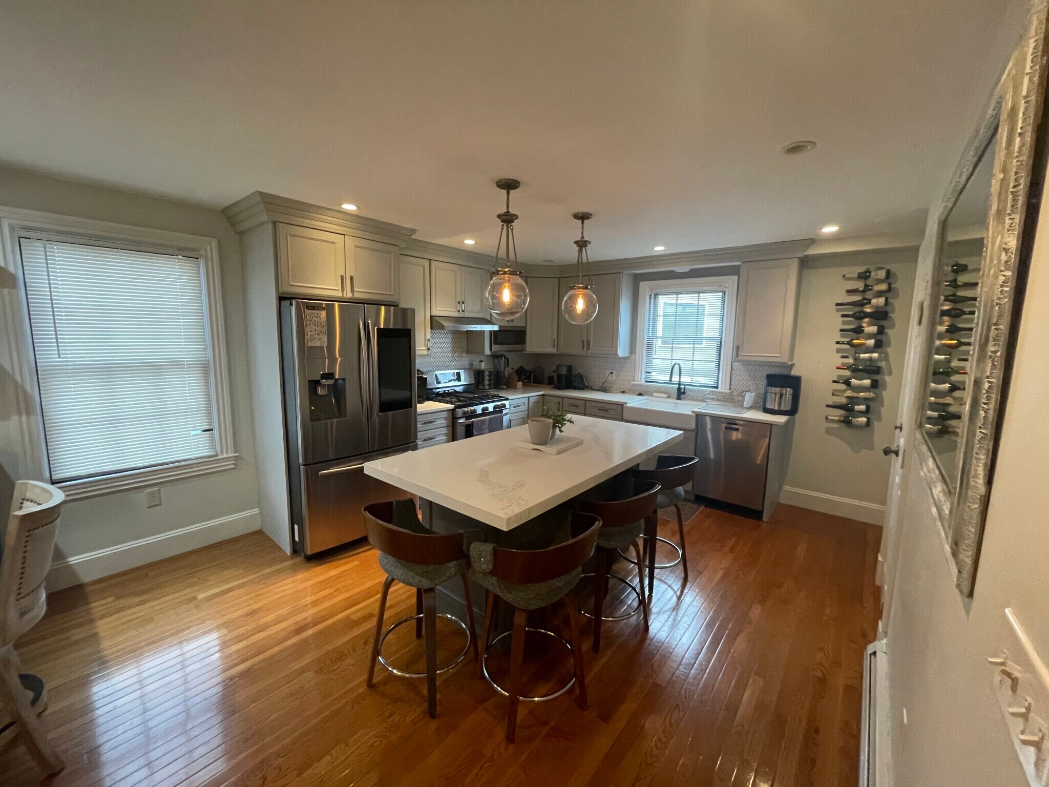 Building Photo - 14 Oak St