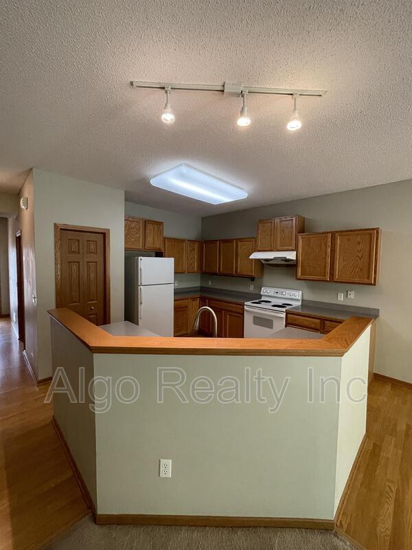 Building Photo - 1694 Oakbrooke Ct