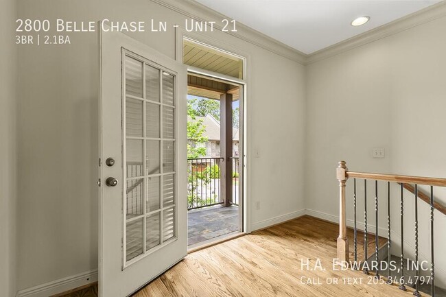 Building Photo - 2800 Belle Chase Ln