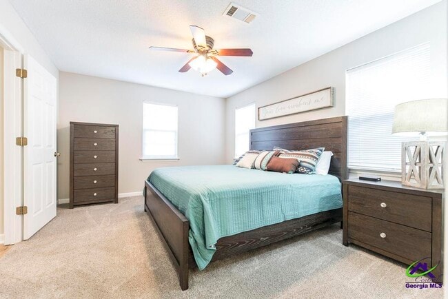 Building Photo - 236 Blue Meadow Cir