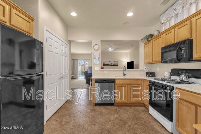 Building Photo - 18337 N Soft Wind Dr