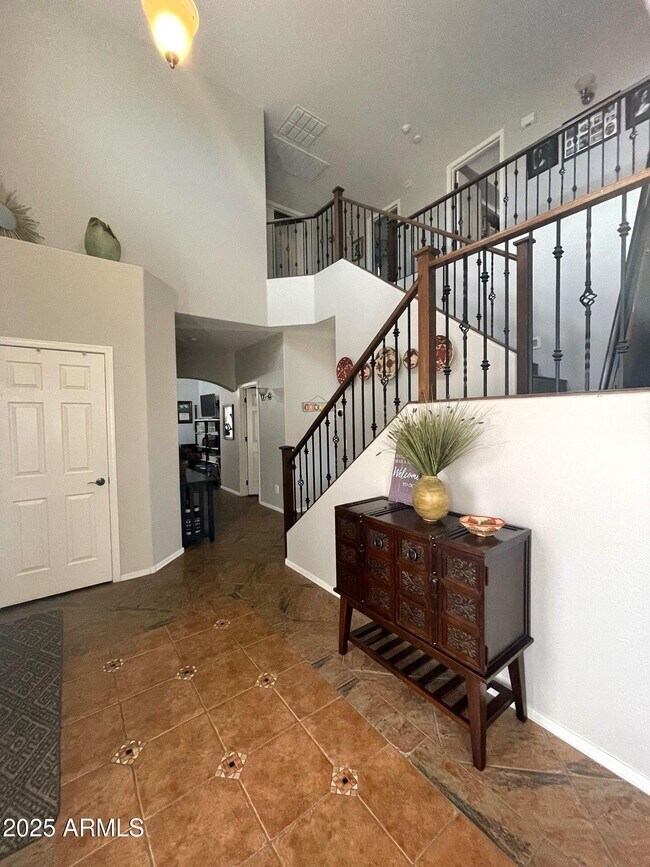 Building Photo - 1534 W Agrarian Hills Dr