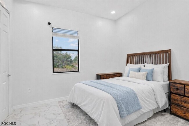 Building Photo - 2513 69th St W