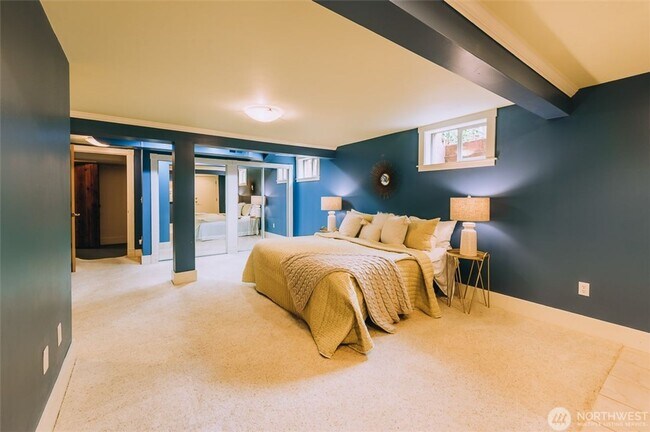 Building Photo - Charming 1940s Classic Brick Home