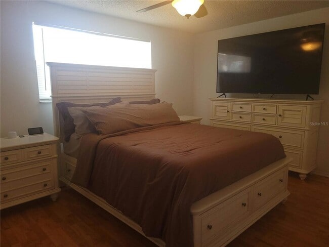 Building Photo - 6430 Lomand Ave