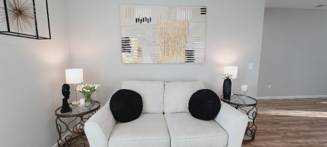 Building Photo - 532 Cesar E Chavez Pky