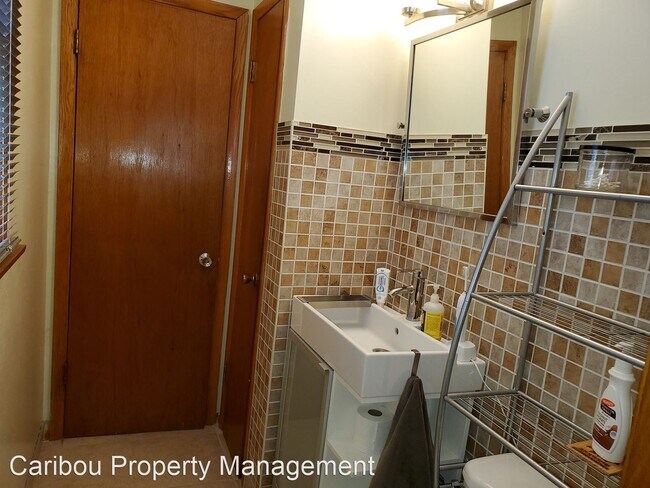 Building Photo - 3 br, 1.5 bath House - 1109 Timothy Ave