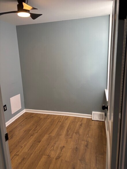 Building Photo - 1422 N Conestoga St