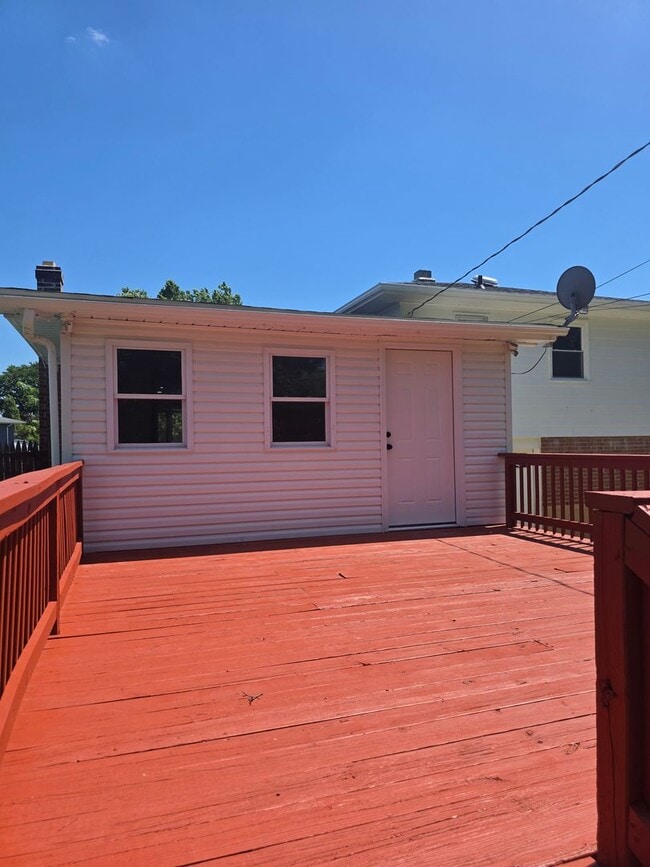 Building Photo - 4803 Paulson Dr