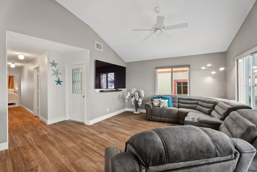Building Photo - 1147 Nettles Blvd
