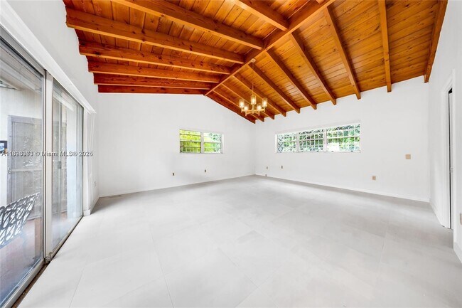 Building Photo - 3600 SW 26th St